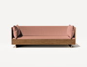 Das SLOWE Schlafsofa – Dreieinhalbsitzer (Walnuss)