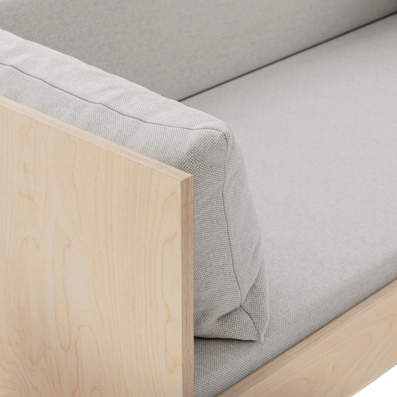 Das SLOWE Schlafsofa – Dreieinhalbsitzer (Birke)